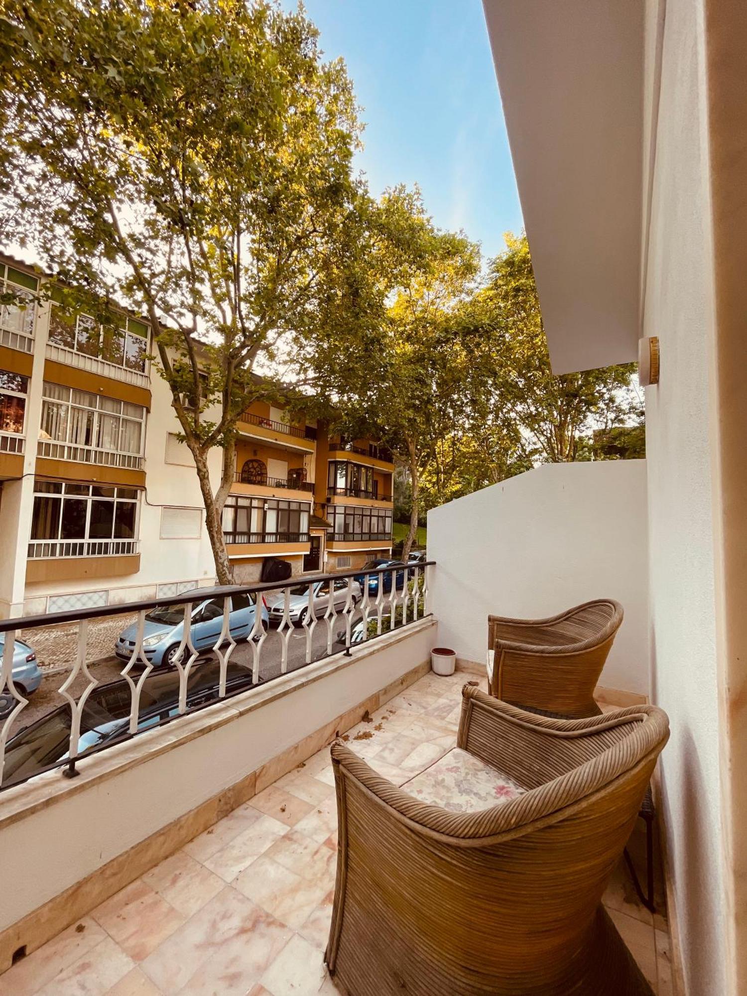 Lisbon Soul Surf Camp Hostel Cascais Kültér fotó