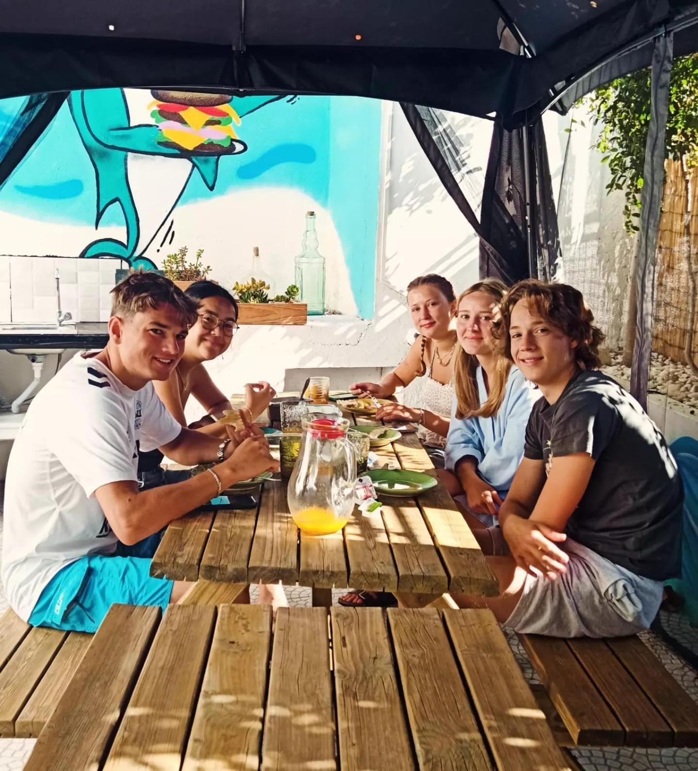 Lisbon Soul Surf Camp Hostel Cascais Kültér fotó